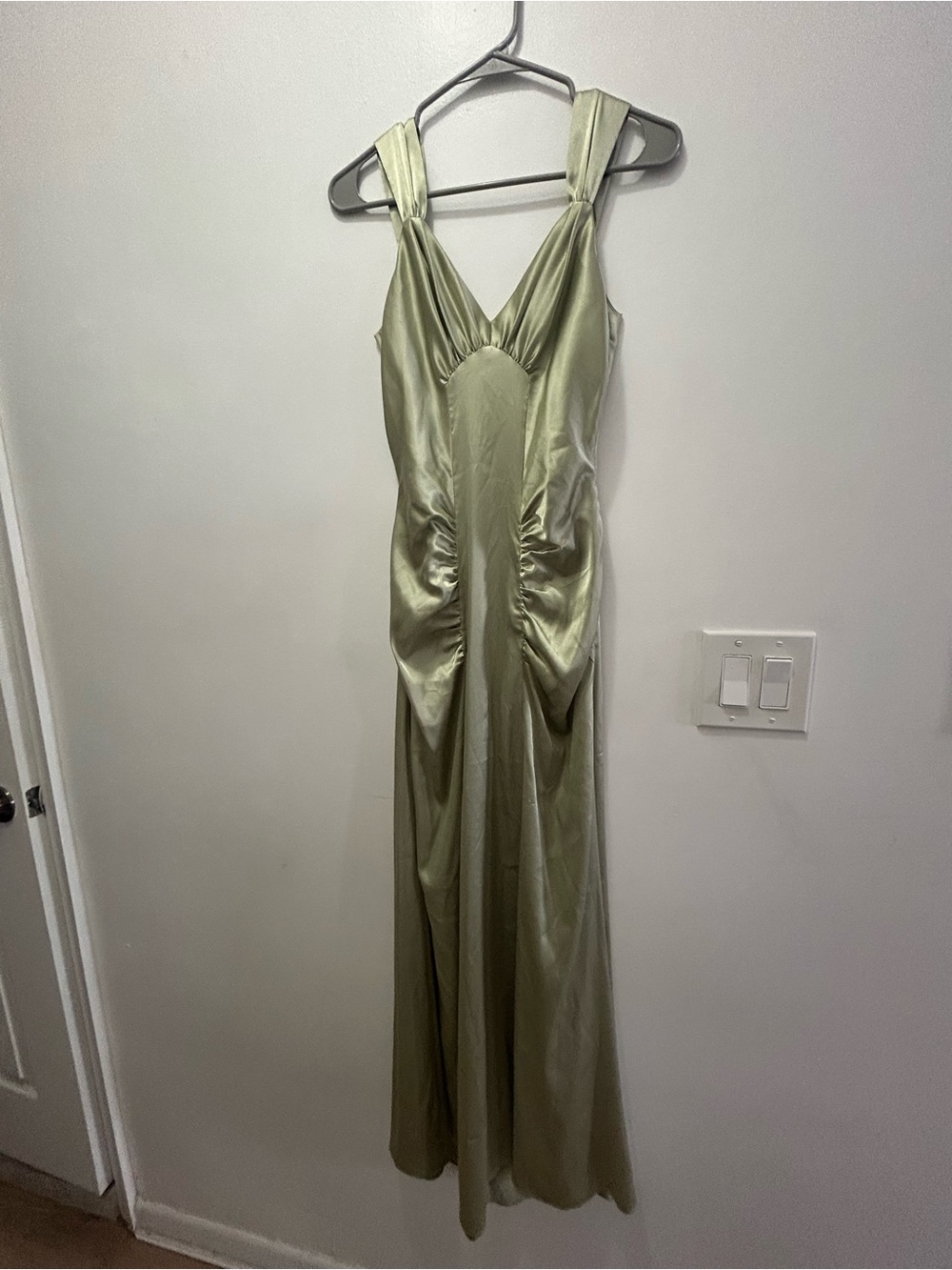 Vintage Miss mama Elegant Satin Olive Green V-Neck Evening maxi Dress